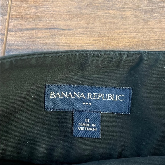 Elegant Black Skirt - Picture 2 of 8